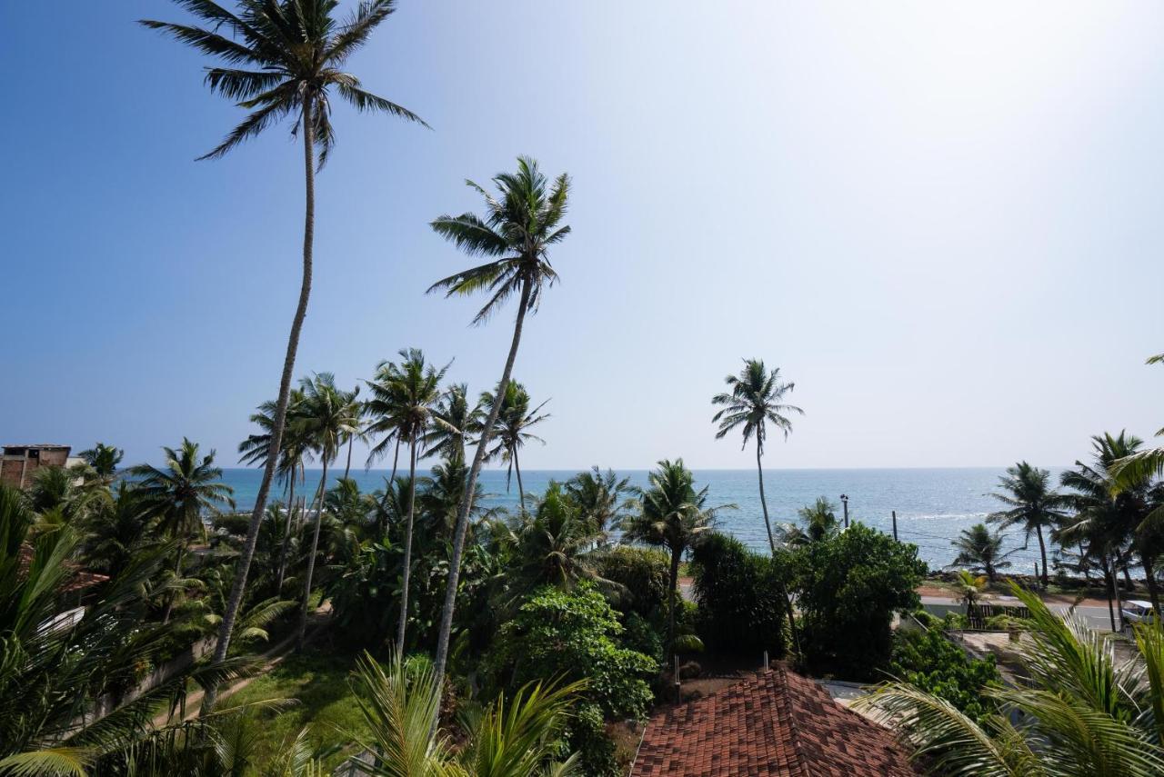 Plantation Surf Inn & Restaurant - Midigama East Exterior foto